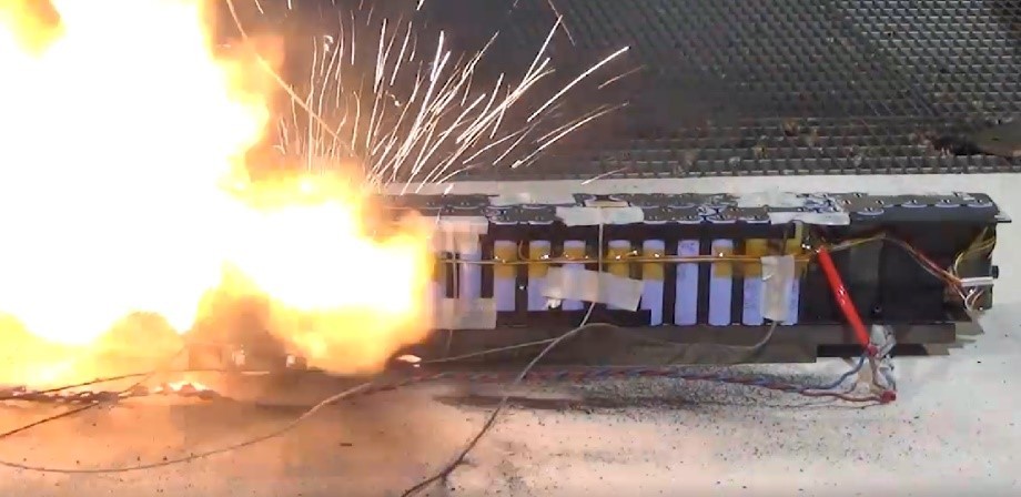 Klicka på bilden för större storlek  Namn:	        batteribrand.jpg Visningar:	0 Storlek:	86,7 kB ID:     	55719