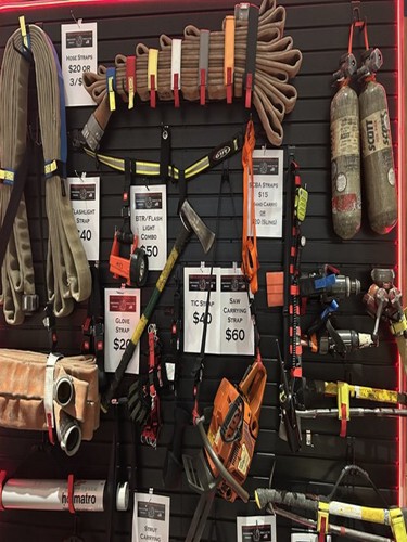 Klicka på bilden för större storlek  Namn:	        firefighterstraps.jpg Visningar:	0 Storlek:	69,1 kB ID:     	91086